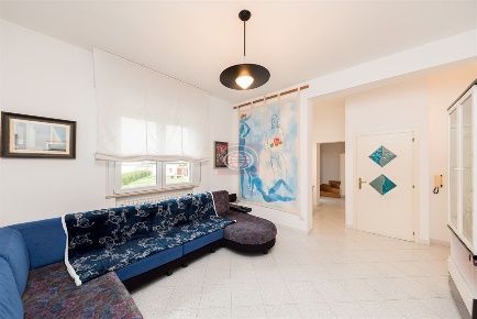 Foto Case semi ndipendenti a Cesena Macerone di 260 m² con 10 locali