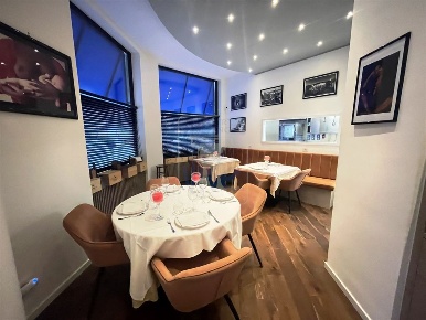 Foto Negozio a Milano San Siro di 145 m² con 4 locali in vendita