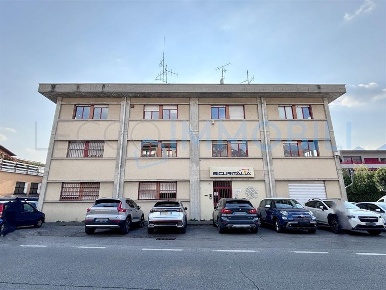 Foto Ufficio in via giusti, Lecco Caleotto di 205 m² con 7 locali