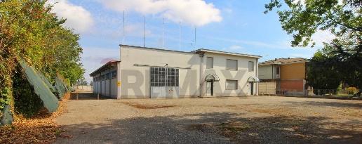 Foto Capannone industriale a Stradella Centro di 970 m² in vendita