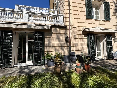 Foto Appartamento in Via Gorgona 2, Genova Albaro di 140 m² con 6 locali