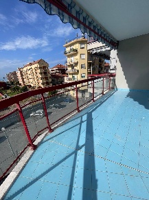 Foto Appartamento in Via C.Baccini 39, Ventimiglia di 90 m² con 4 locali