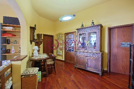 Foto Appartamento in Via Goldoni, Livorno Cisternone di 110 m² con 5 locali