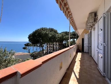 Foto Appartamento in Via San Martino 53, Stalettì Copanello di 65 m²