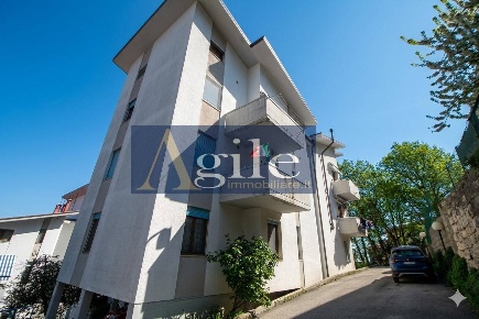 Foto Appartamento in FRAZIONE PIAGGE, Ascoli Piceno di 95 m² con 4 locali