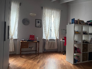 Foto Casa indipendente in via porto, Mantova Centro di 200 m² con 5 locali