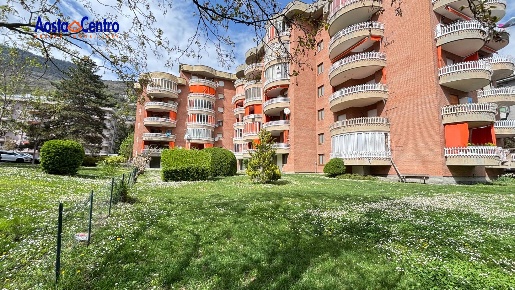 Foto Appartamento in Via Volontari del Sangue 9, Aosta Centro di 104 m²