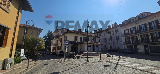 Foto Attività commerciale in Piazza Italia 1, Veduggio con Colzano Centro