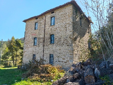 Foto Rustico in Loc. Boarella snc, Gubbio di 302 m² con 7 locali in vendita