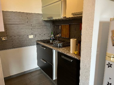 Foto Attività commerciale in via pascuale pardi 12, Pisa di 100 m²