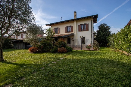 Foto Villa unifamiliare in via carlo marx 27, Settala Caleppio di 287 m²