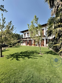 Foto Casa indipendente in Strada Eremo, Pecetto Torinese di 380 m²