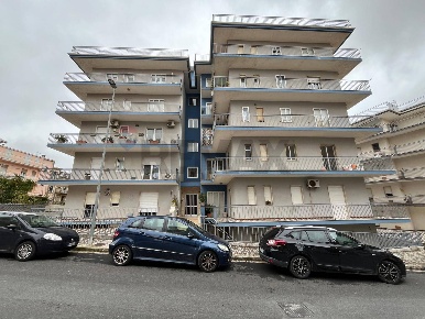 Foto Appartamento in Via San Roberto Bellarminio 53, Ragusa di 108 m²