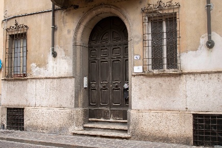 Foto Casa indipendente a Mantova Centro di 1100 m² con 20 locali in vendita
