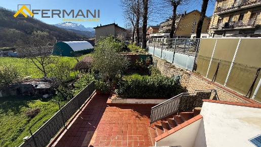 Foto Casa indipendente a Roccafluvione Marsia di 127 m² con 1 locali
