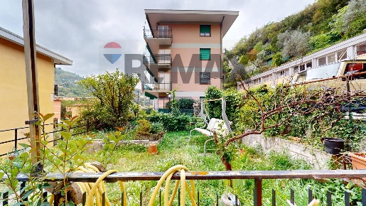 Foto Appartamento in Via dei Fieschi 87, Recco di 88 m² con 3 locali
