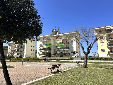 Foto Appartamento in Via Petrolini, Martinsicuro Villa Rosa di 100 m²