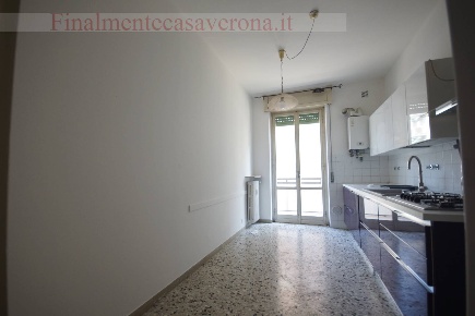 Foto Appartamento in Via Corno D'aquilio, Verona Ponte Crencano di 135 m²