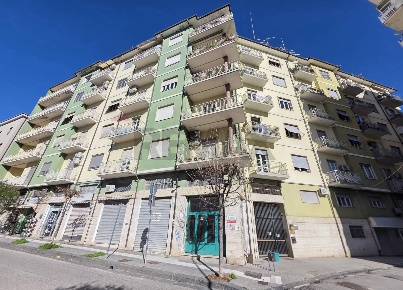 Foto Appartamento in Via Francesco Gioia 1, Cosenza Centro di 170 m²