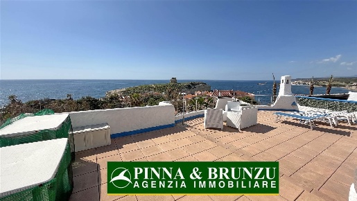 Foto Villa unifamiliare a Cuglieri di 274 m² con 8 locali in vendita