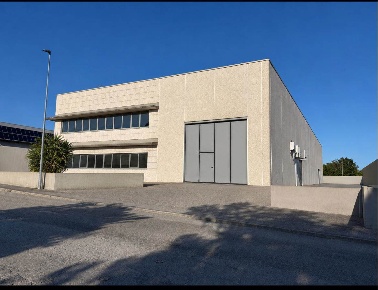 Foto Capannone industriale a Castelfidardo di 690 m² in vendita
