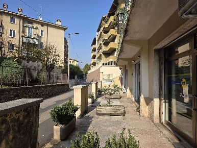 Foto Negozio a Verona Pindemonte di 36 m² con 2 locali in vendita
