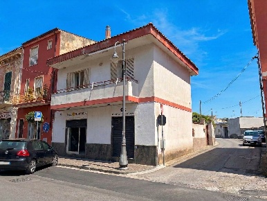 Foto Casa indipendente in Corso Umberto I, Mondragone di 130 m² in vendita