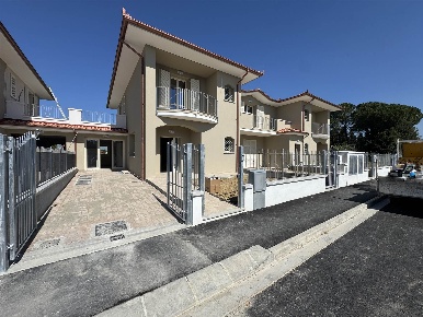 Foto Casa indipendente a Fucecchio di 97 m² con 5 locali in vendita