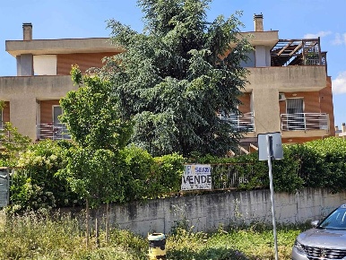 Foto Appartamento in VIA ARRIGO BOITO, Matera Centro di 135 m² con 4 locali