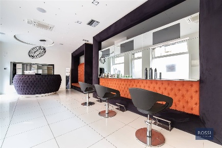 Foto Negozio in Via Angherà 33, Rimini Centro Storico di 234 m² in vendita