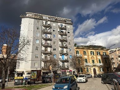 Foto Appartamento in Via Francesco Crispi 92, Foggia di 134 m² con 4 locali