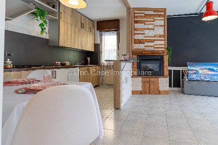 Foto Appartamento in Cantone Torfano 31, Ivrea di 96 m² con 4 locali