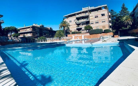 Foto Appartamento in Via Angiolo Cabrini, Roma Nuovo Salario di 166 m²