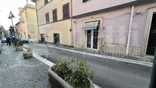 Foto Negozio in Via GREGORIO DI TUSCOLO 45, Grottaferrata Centro di 50 m²