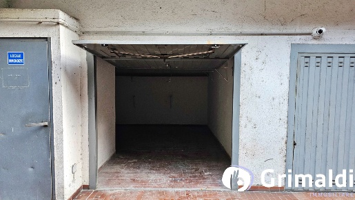 Foto Box in Schiavoni, Milano Famagosta di 18 m² in vendita