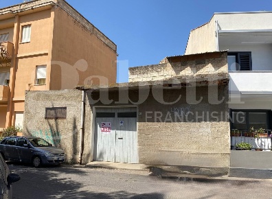 Foto Casa indipendente in Via CALABRIA 7, Oristano Centro di 150 m²