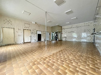 Foto Negozio a Roncoferraro Centro di 111 m² con 1 locali in vendita