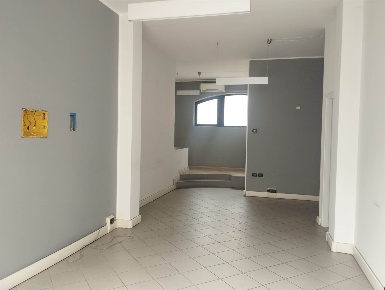 Foto Ufficio a Fara Gera d'Adda Centro di 72 m² con 1 locali in vendita