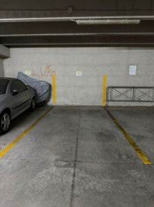 Foto Garage in piazza gian camillo gloriosi, Salerno Torrione di 18 m²