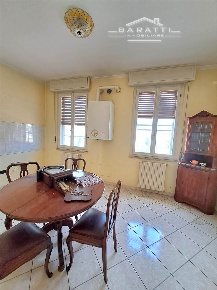 Foto Appartamento a Ostiglia Centro di 120 m² con 4 locali in vendita