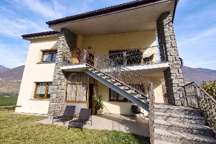 Foto Appartamento in Via Busteggia, Piateda Busteggia di 92 m² con 5 locali