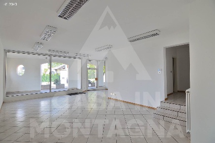 Foto Negozio a Ora di 160 m² in vendita