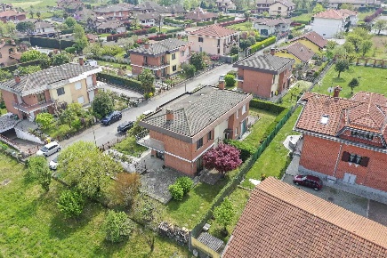 Foto Villa bifamiliare in Via Tommaso Ferreri  93, Barbania Centro