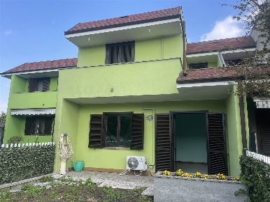 Foto Villa a schiera a Vigevano Ospedale di 132 m² con 4 locali in vendita