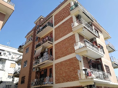 Foto Appartamento in VIA DEI CASALI DEL DRAGO, Roma di 63 m² con 2 locali