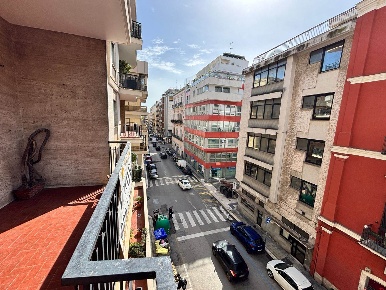 Foto Appartamento in Via Dante Alighieri 97, Bari Murat di 158 m²
