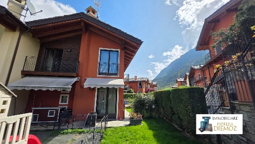 Foto Villa a schiera in Fr. Chenière, Pollein Centro di 150 m² con 6 locali