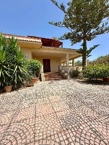 Foto Villa unifamiliare a Castelvetrano Marinella di 200 m² con 4 locali