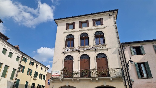 Foto Ufficio in via principe umberto 1, Este Centro Storico di 120 m²
