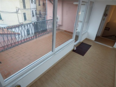 Foto Appartamento a Vezzano Ligure Centro di 90 m² con 5 locali in vendita